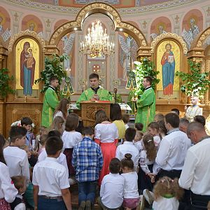 “Святий Дух – це світло, яке допомагає знайти правду житті”, – владика Василь (Івасюк) в свято П’ятидесятниці