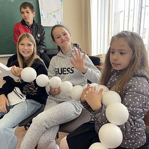Мільйони дітей моляться разом!