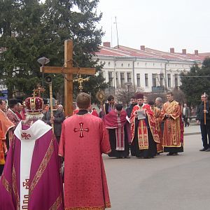 2004 Хресна дорога