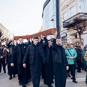 Хресна дорога по місту!