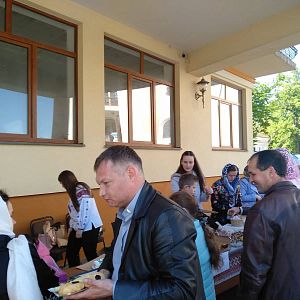 Благодійний ярмарок на день матері