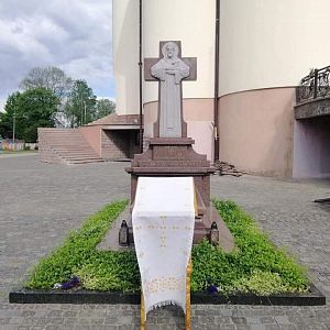 Поминальна Свята Літургія і панахида біля гробу архиєрея Миколая
