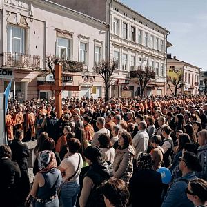 Хресна дорога по місту!