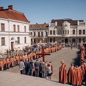 Хресна дорога по місту!