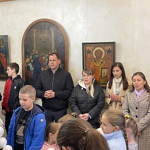 Мільйони дітей моляться разом!