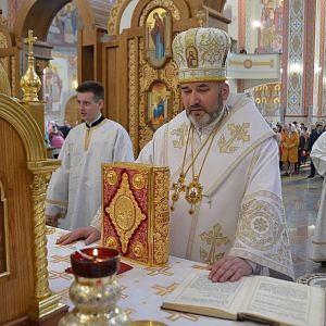 “Облишмо сьогодні всі турботи, проблеми і образи, бо Христос воскрес!”,- владика Василій (Івасюк)